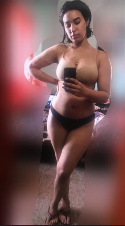 batryder the indian slut Bikini Selfie Pictures Hi, i am a Tinder slut