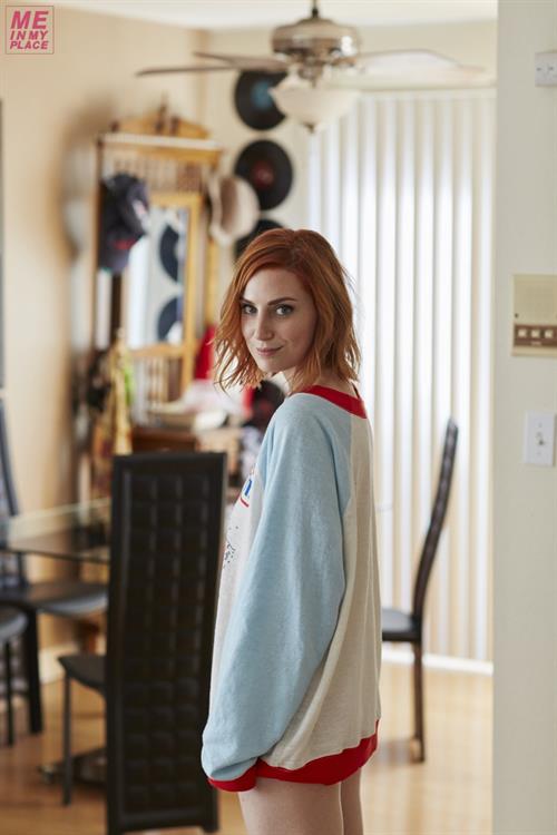 Bree Essrig Pictures Bree Essrig - Esquire Me in My Place