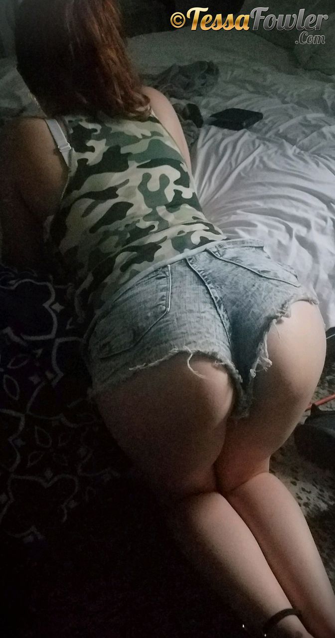 Tessa Fowler wants you to discover her diary pics showing big boobs and ass