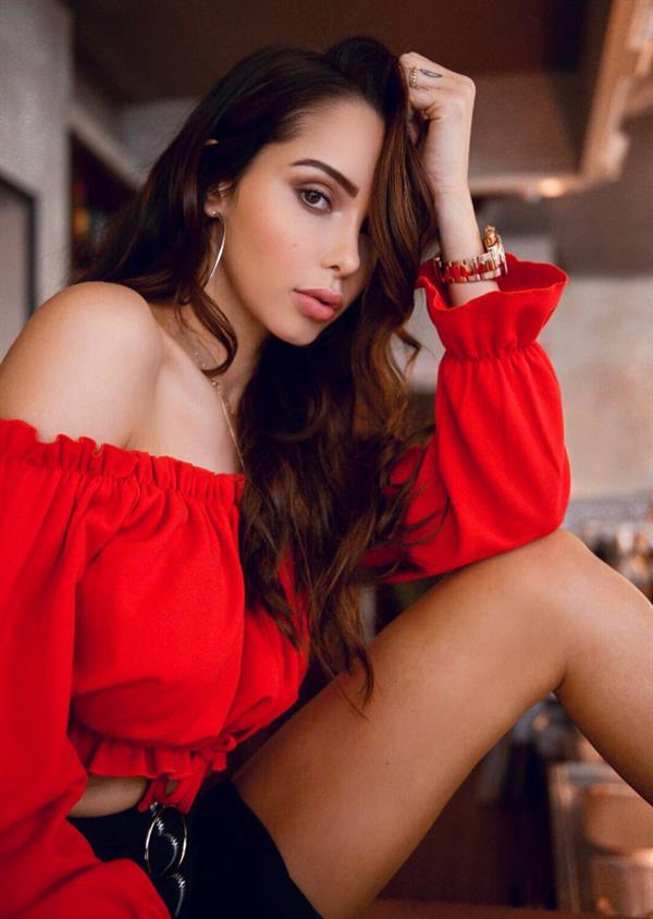 Nabilla Benattia