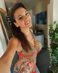 Alexia Raye taking a selfie