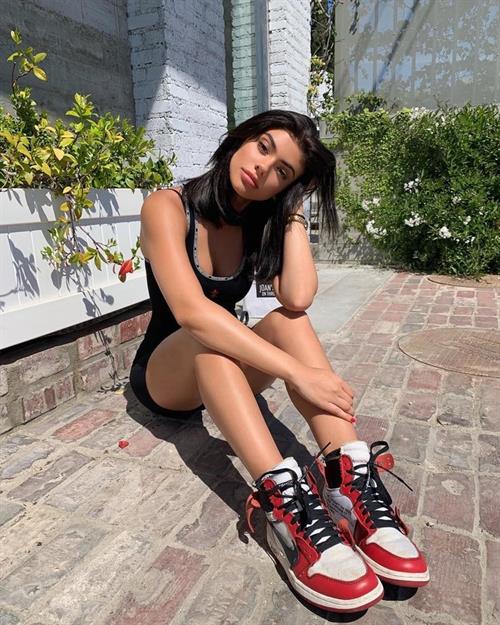 Kelsey Calemine Pictures Kelsey Calemine