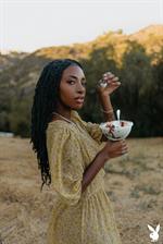 Sarissle Ebony Beauty