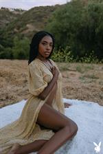 Sarissle Ebony Beauty