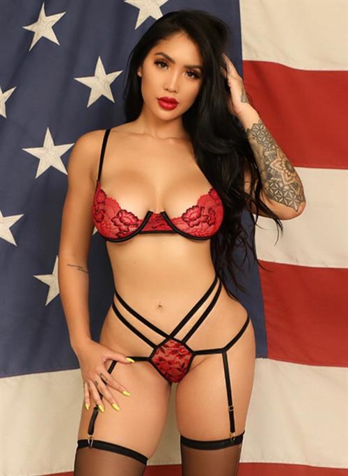 Marie Madoré in lingerie