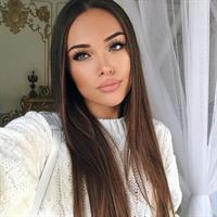 Natalie Danish taking a selfie