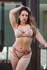Sophia Grey Curvy Naked Model