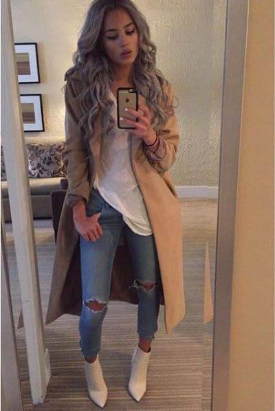 Val Mercado taking a selfie