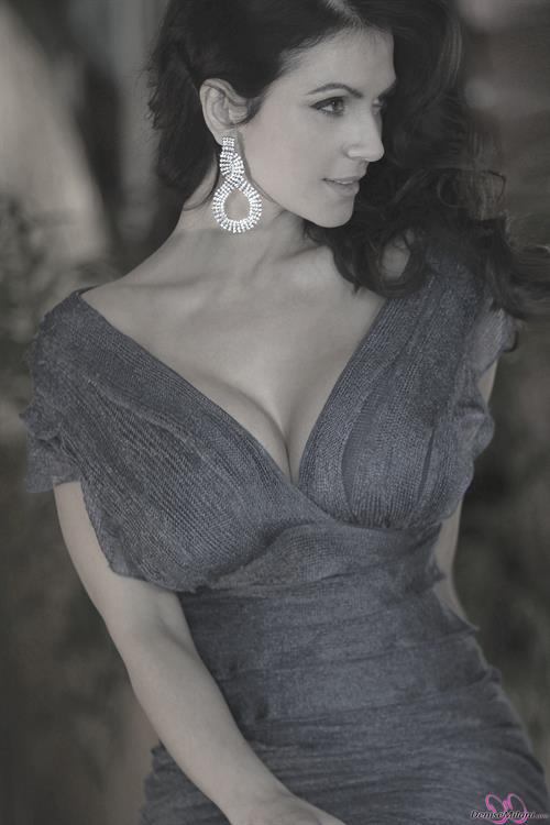 Denise Milani Photoset - Happy2013