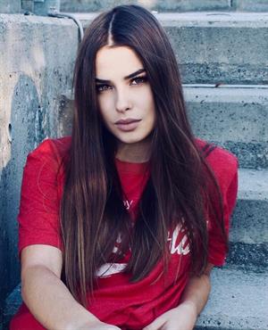 Young Model Sarah Mühleder