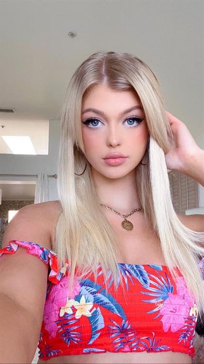 Loren Beech taking a selfie