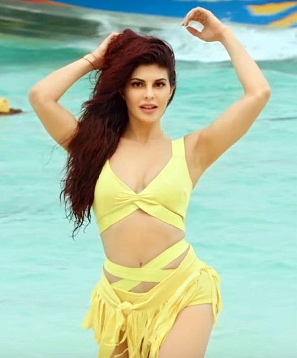 Jacqueline Fernandez is a sexy and has a rocking body. Her hot figure made her a big actress in films. She  has even done roles in item songs. Her pose is sexy and she does yoga and goes to gym to maintain her body