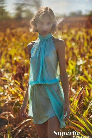 Prairie Rose with Hannah Ray - See Her Videos, Galleries and Selfie Videos at SuperBeModels