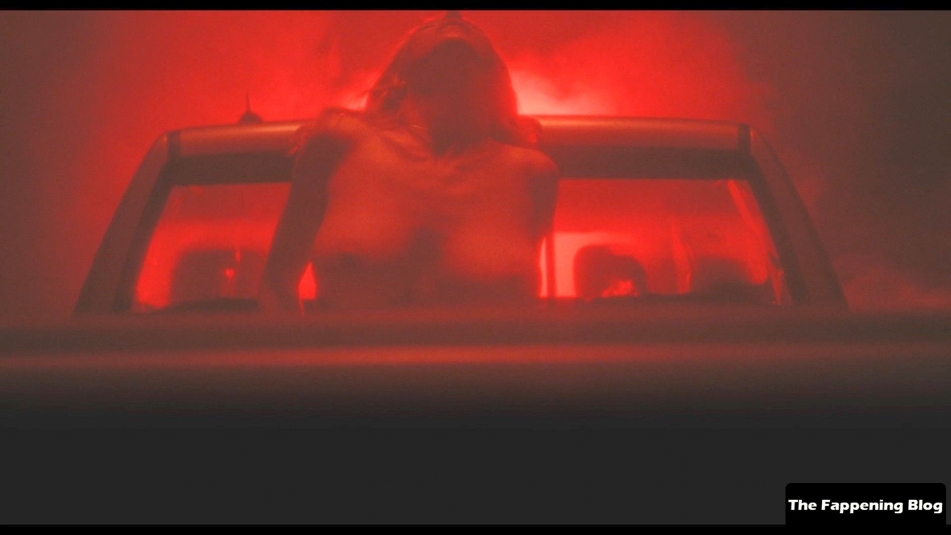Sydney Sweeney nude in  Euphoria  season 2 (2022)