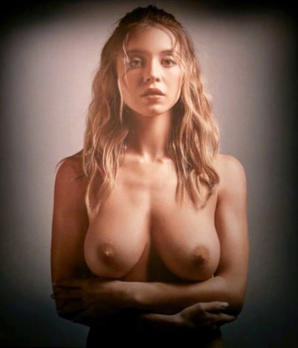 Sydney Sweeney nude in  The Voyeurs  (2021)