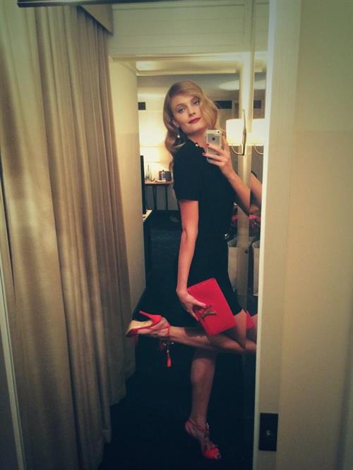 Constance Jablonski taking a selfie