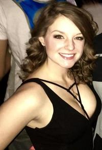 Anna Meihaus Showing Her Juicy Pussy