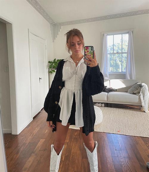 Ashley Besson Selfie Pictures Ashley Besson taking a selfie