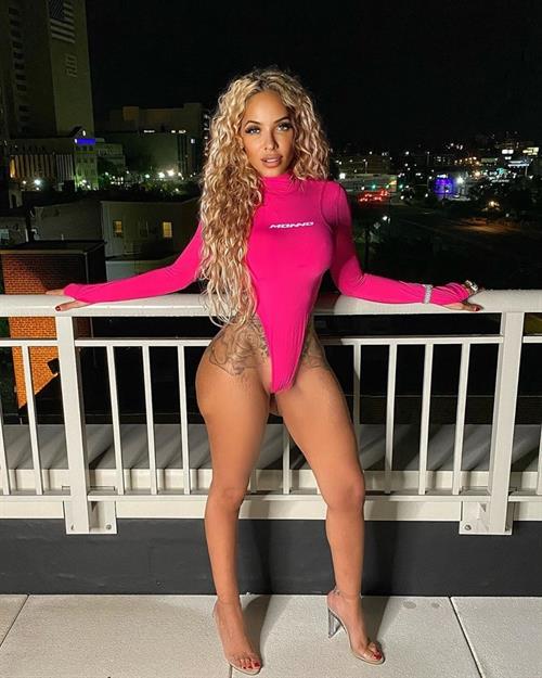 Stephanie Santiago Pictures Stephanie Santiago