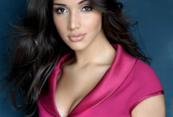 Amelia Vega