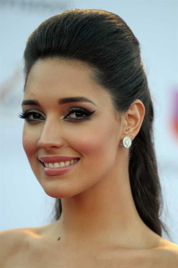 Amelia Vega