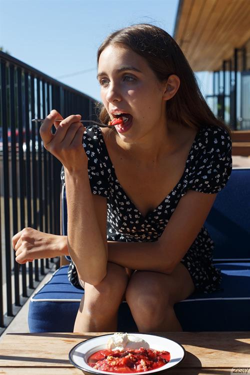 Zoe Aguilar Pictures Zoe Aguilar in Underwear