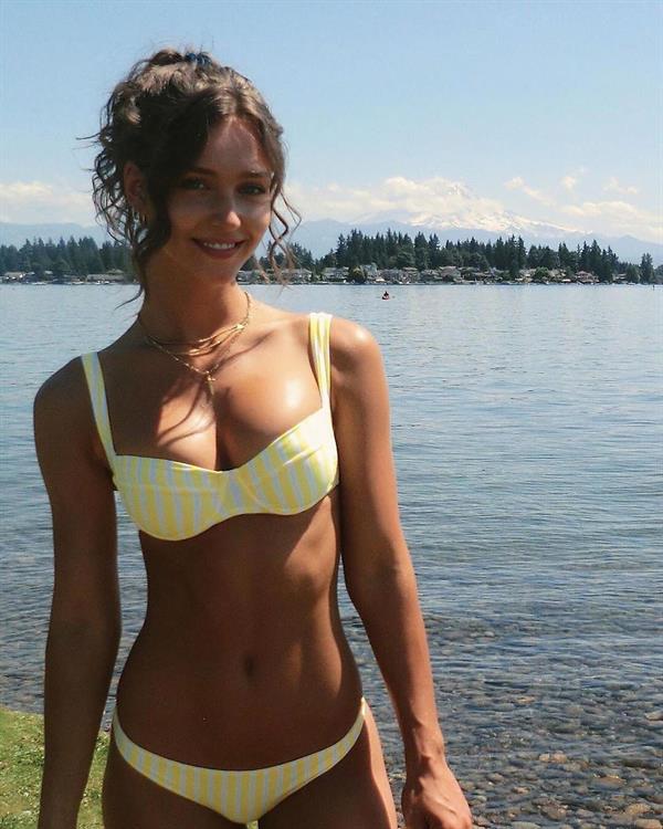 Yellow stripe bikini 
