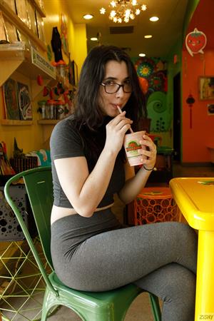 Ophelia Palantine in Leggings