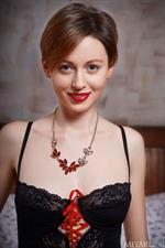 Lilu Rose Classy Babe Shows off her Bush