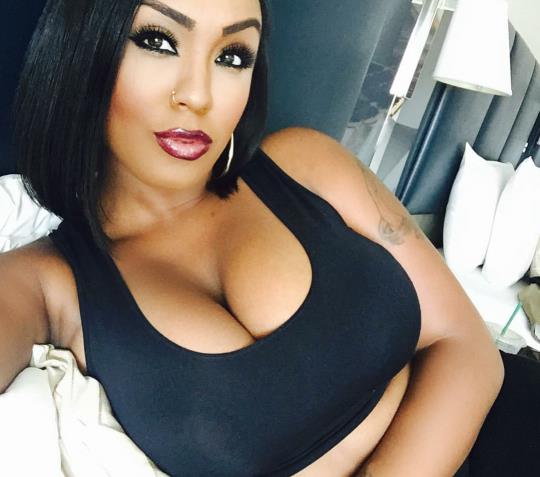 Layton Benton taking a selfie