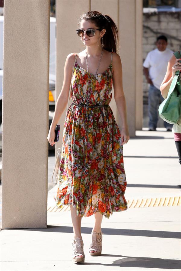 Selena Gomez heads to a Beauty Salon in LA 2/28/13 