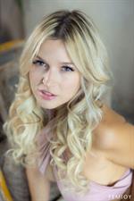 Jessica Blank Shows Nice Ass