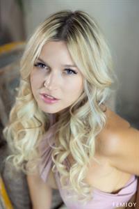 Jessica Blank Shows Nice Ass