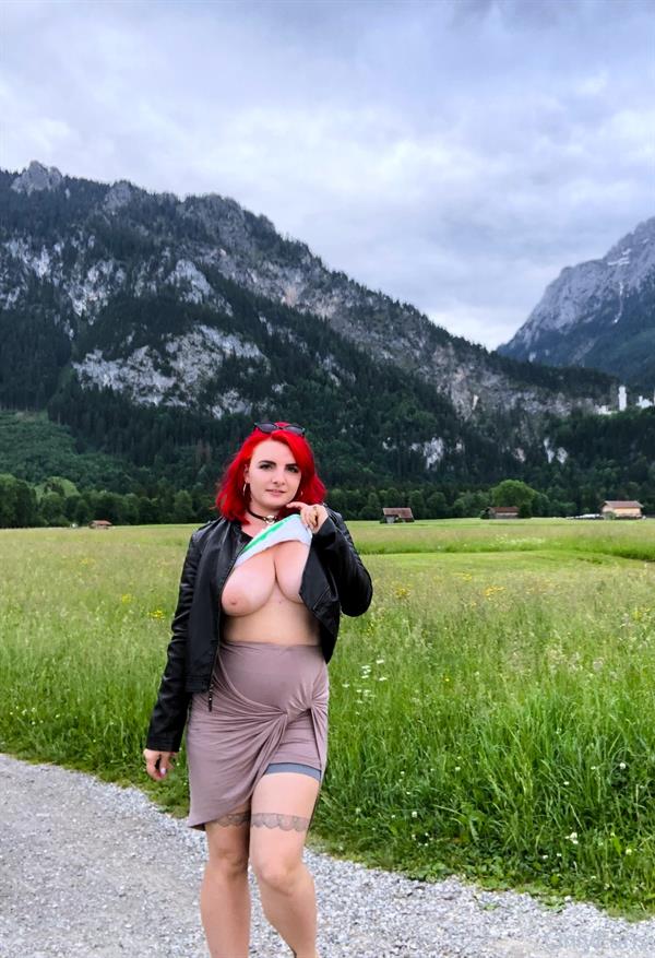Alliebay - breasts