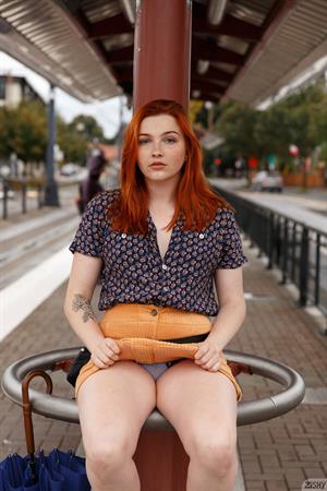 Rae Frederickson Pictures Curvy Rae Frederickson in a Yellow Skirt