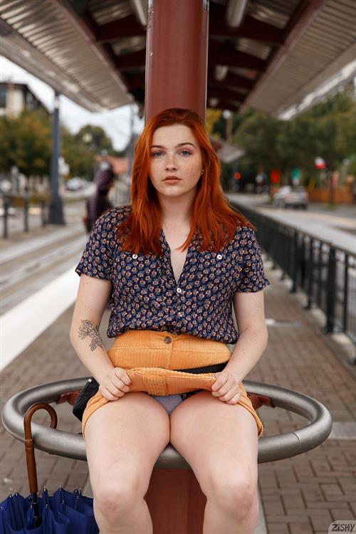 Curvy Rae Frederickson in a Yellow Skirt