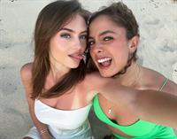 Leni Klum taking a selfie