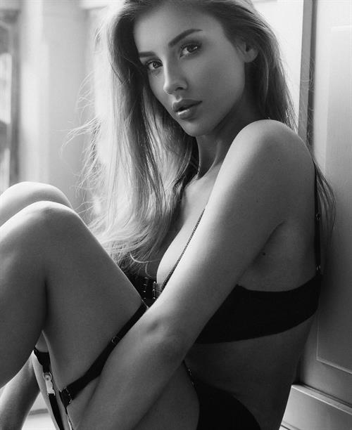 Julia Polowczyk in lingerie