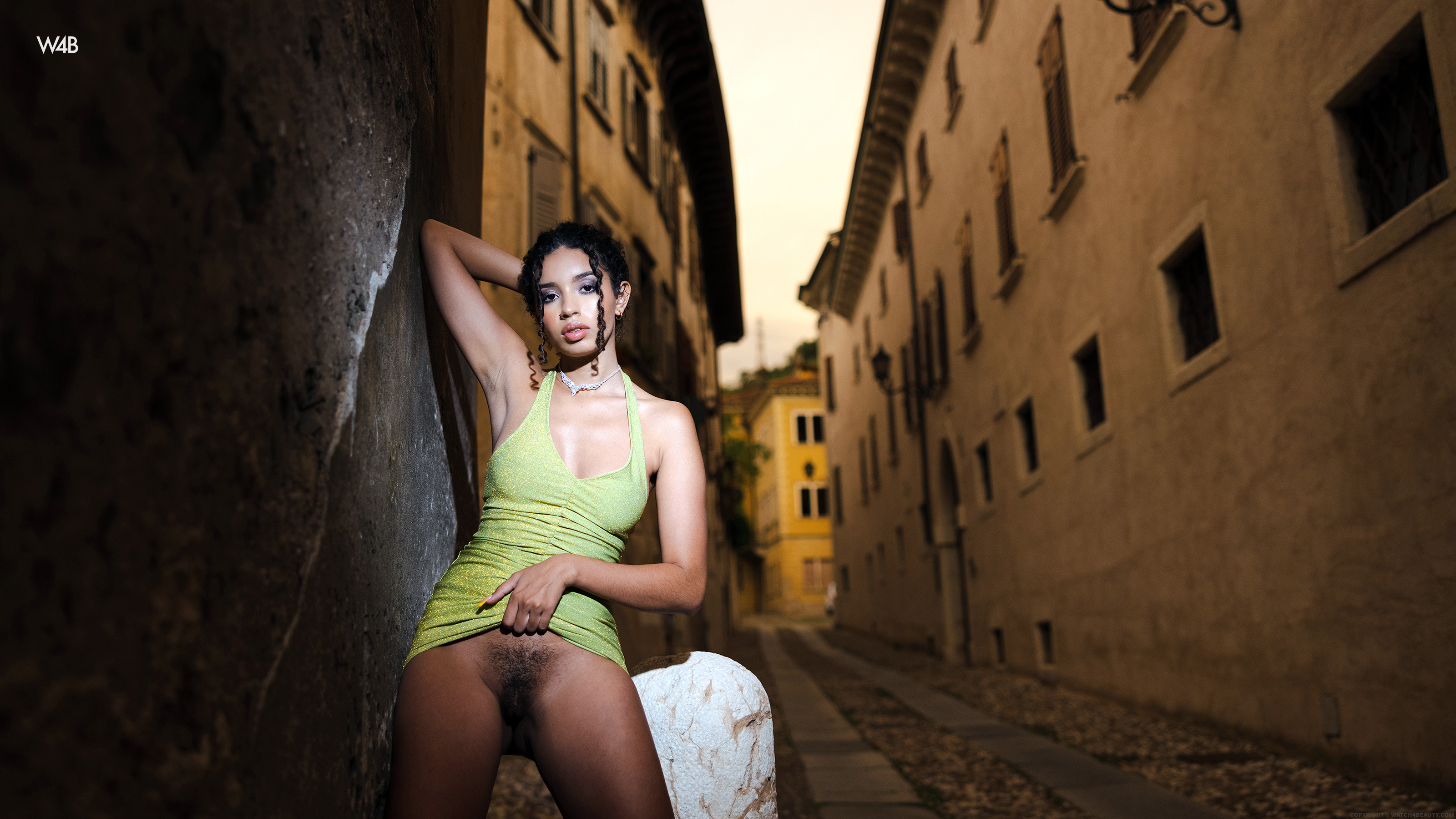 Valery Ponce: Sexy Outside