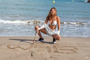 [W4B] 11-13-2020 Agatha Vega - Empty Beach