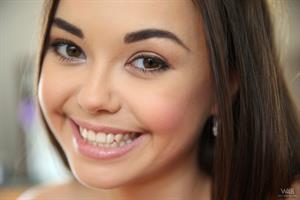 Li Moon: Beauty Is Power