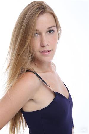 Alexis Crystal: CASTING Alexis Crystal