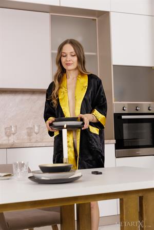 Eliness Nude Pictures Perfect Placement