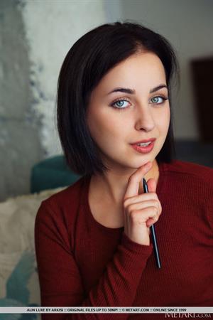 Alin Luxe Nude Pictures Mindful