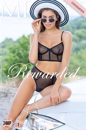 Foxy Alissa Nude Pictures Rewarded