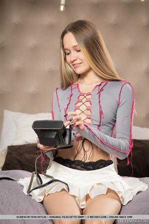 Eliness Nude Pictures Frame