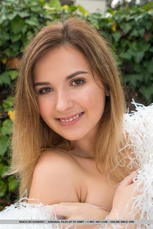 Anata Nude Pictures Pom Poms