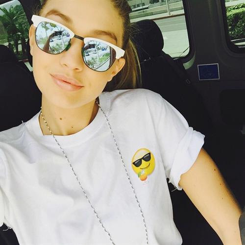 Gigi Hadid taking a selfie
