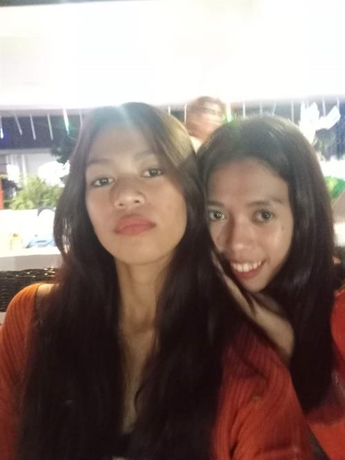 Deep swallowing Davao sisters... 