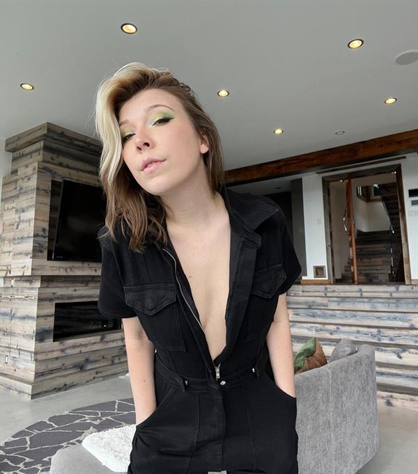 ElainaExe (Twitch)